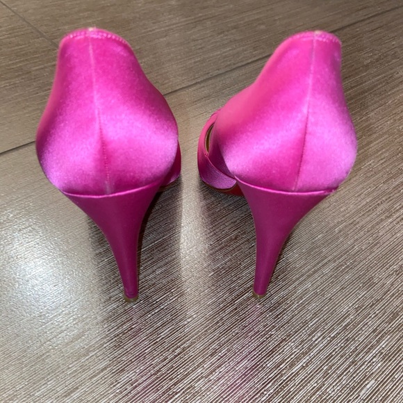 Louboutin Pink Satin Viva Lolo 100mm Pumps - Picture 4 of 8
